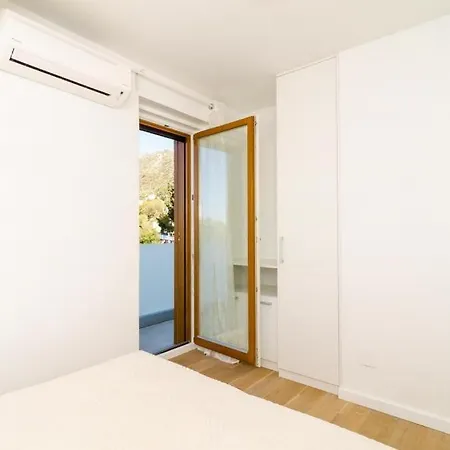 Lula Daire *